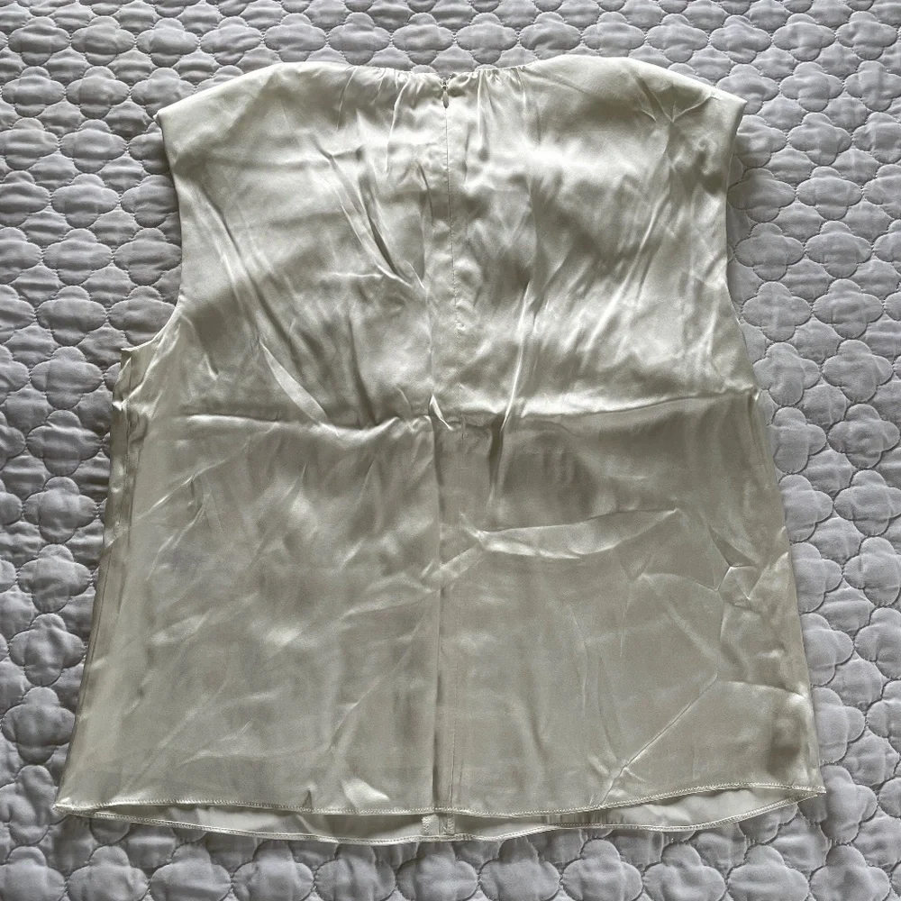 FRAME Silk Twist Front Top Off-White Satin Padded Shoulder Blouse XS - Picture 2 of 5